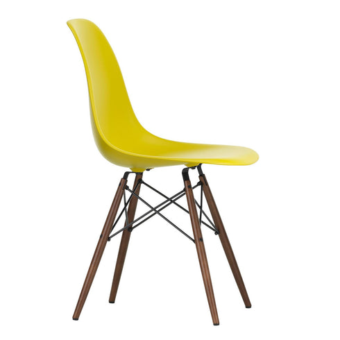 Cadeira Eames em Plástico DSW / Base dark maple